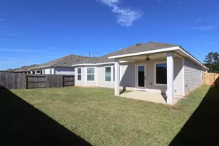 946 Garden Path Dr, Willis, TX 77378 - Photo 18