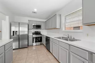 8514 Windy Thicket Ln, Cypress, TX 77433 - Photo 4