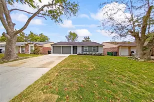 4002 Prudence Dr, Houston, TX 77045 - Photo 2
