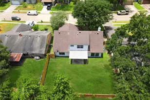 7926 Windy Creek Dr, Houston, TX 77040 - Photo 2