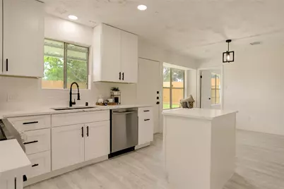 7926 Windy Creek Drive, Houston, TX 77040 - Photo 22