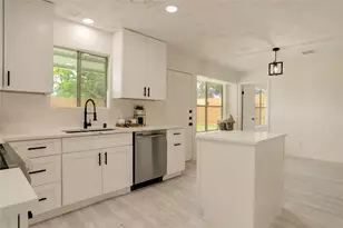 7926 Windy Creek Dr, Houston, TX 77040 - Photo 22