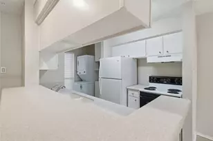 208 Yacht Club Ln, Seabrook, TX 77586 - Photo 12