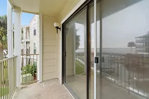 208 Yacht Club Ln, Seabrook, TX 77586 - Photo 6