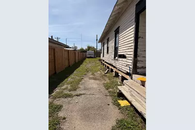 118 Van Molan Street, Houston, TX 77022 - Photo 12