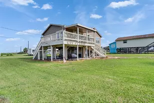 914 Treaty Dr, Surfside Beach, TX 77541 - Photo 2
