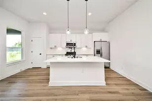 925 1st St, Hempstead, TX 77445 - Photo 10
