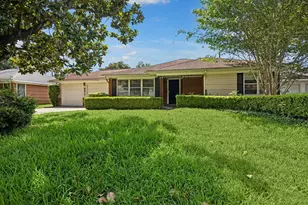 8511 Bluegate St, Houston, TX 77025 - Photo 1