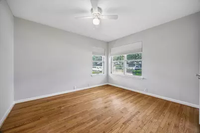 8511 Bluegate Street, Houston, TX 77025 - Photo 18