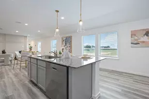 4037 Bronco Sta Ln, League City, TX 77573 - Photo 4