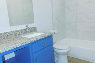 904 W Sealy St, Alvin, TX 77511 - Photo 10