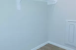 904 W Sealy St, Alvin, TX 77511 - Photo 8