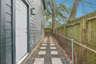 1410 Elliott St, Houston, TX 77023 - Photo 12