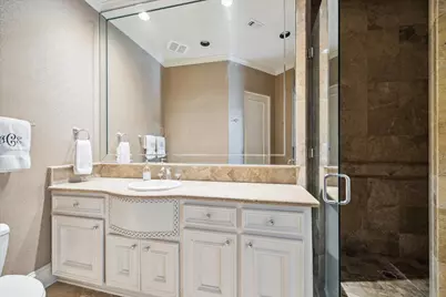 11607 Barazi Oaks Court, Houston, TX 77024 - Photo 32