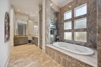 11607 Barazi Oaks Court, Houston, TX 77024 - Photo 20