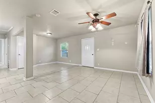 1715 Brazos St, Rosenberg, TX 77471 - Photo 4