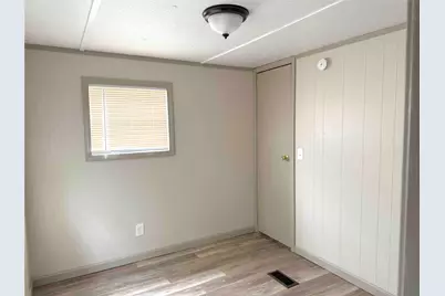 1718 W Dumble St #10, Alvin, TX 77511 - Photo 6