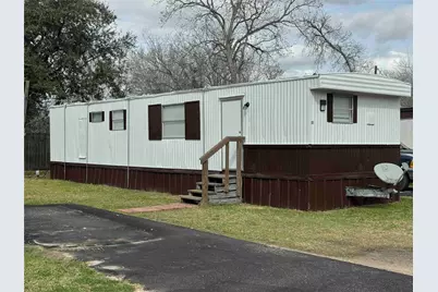 1718 W Dumble St #10, Alvin, TX 77511 - Photo 8