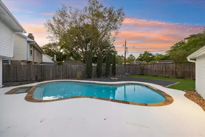 4810 Bayou Vista Drive, Houston, TX 77091 - Photo 24
