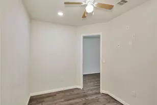 9906 Orchid Spring Ln, Houston, TX 77044 - Photo 8