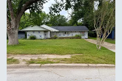 5822 Lyndhurst Drive, Houston, TX 77033 - Photo 1