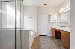 8618 E Highlands Crossing, Highlands, TX 77562 - Photo 18