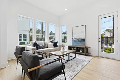 8912 Sunshine Laverne Lane, Houston, TX 77080 - Photo 4