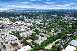 1739 French Village Dr, Houston, TX 77055 - Photo 38