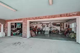 9018 Water Point Dr, Beach City, TX 77523 - Photo 50