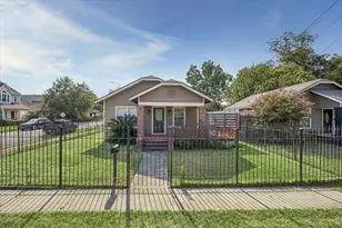2101 Lawrence St, Houston, TX 77008 - Photo 1