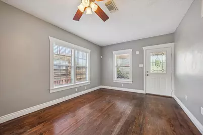 2101 Lawrence Street, Houston, TX 77008 - Photo 2
