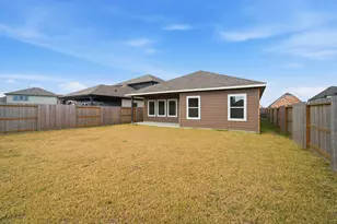 1926 Middle Pass Ln, Angleton, TX 77515 - Photo 18