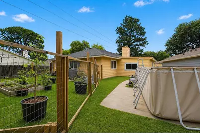9114 Golden Sunshine Drive, Houston, TX 77064 - Photo 12
