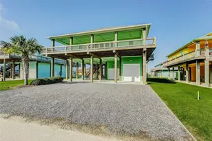 951 Kenlyn Dr, Port Bolivar, TX 77650 - Photo 2