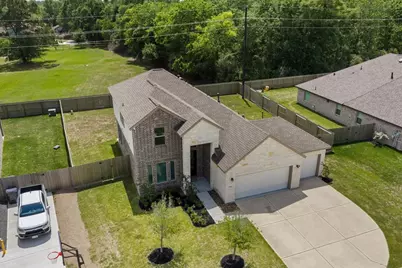 15542 Blue Lake Drive, Mont Belvieu, TX 77523 - Photo 4