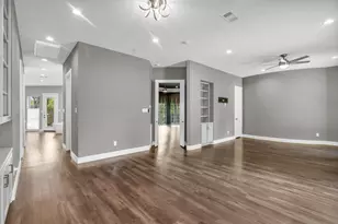 901 Longmire Rd, Conroe, TX 77304 - Photo 32