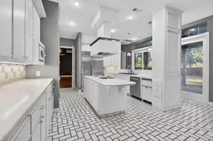 901 Longmire Rd, Conroe, TX 77304 - Photo 18