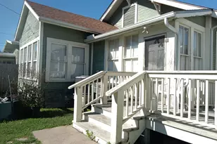 3527 Ave R 1/2, Galveston, TX 77550 - Photo 2
