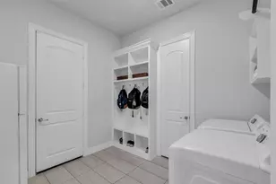 423 Round Top St, Webster, TX 77598 - Photo 36