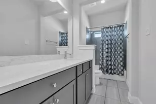 423 Round Top St, Webster, TX 77598 - Photo 32