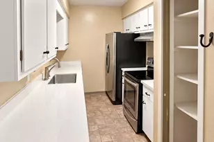 8225 Kingsbrook Rd, Houston, TX 77024 - Photo 4