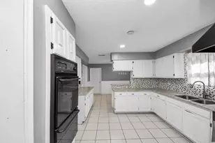 9607 Crail Dr, Spring, TX 77379 - Photo 18
