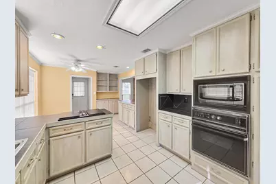 3910 Cypress Point Drive, Beaumont, TX 77707 - Photo 30