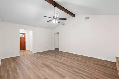 907 Avenue B, Sweeny, TX 77480 - Photo 4