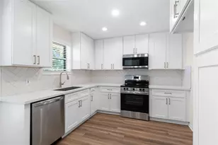 907 Avenue B, Sweeny, TX 77480 - Photo 10