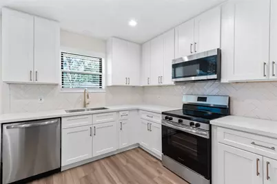 907 Avenue B, Sweeny, TX 77480 - Photo 12