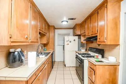 5942 Pershing Street, Houston, TX 77033 - Photo 4