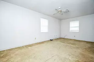 5942 Pershing St, Houston, TX 77033 - Photo 14