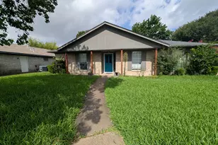 9915 Vera Jean Ct, Houston, TX 77088 - Photo 2