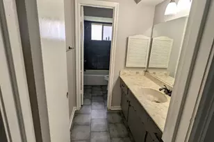 9915 Vera Jean Ct, Houston, TX 77088 - Photo 8